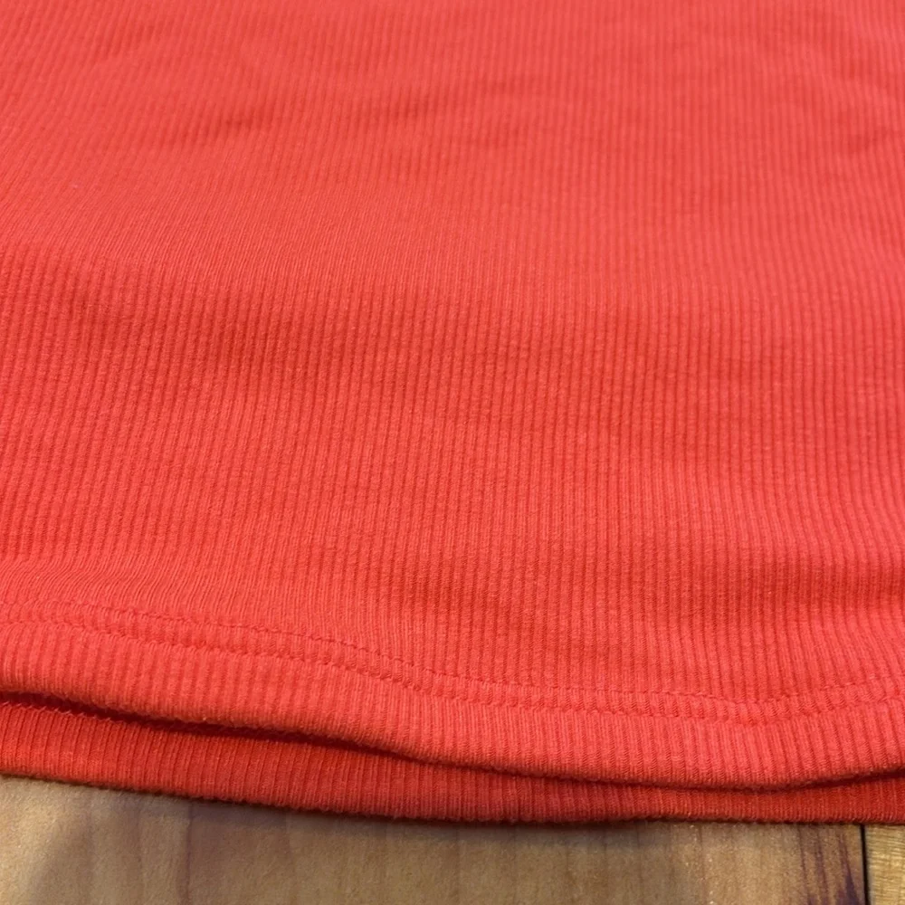 Lululemon Athletica Crop Top - Picture 3 of 7